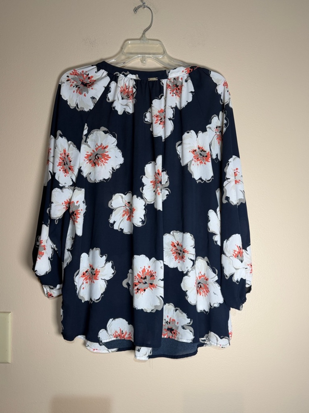 Ivanka Trump Navy Floral V-Neck Tunic with Puff Sleeves - Picture 4 of 4